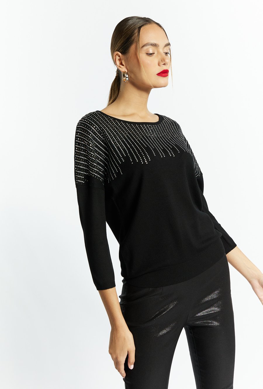 Sweter damski z błyszczącą aplikacją