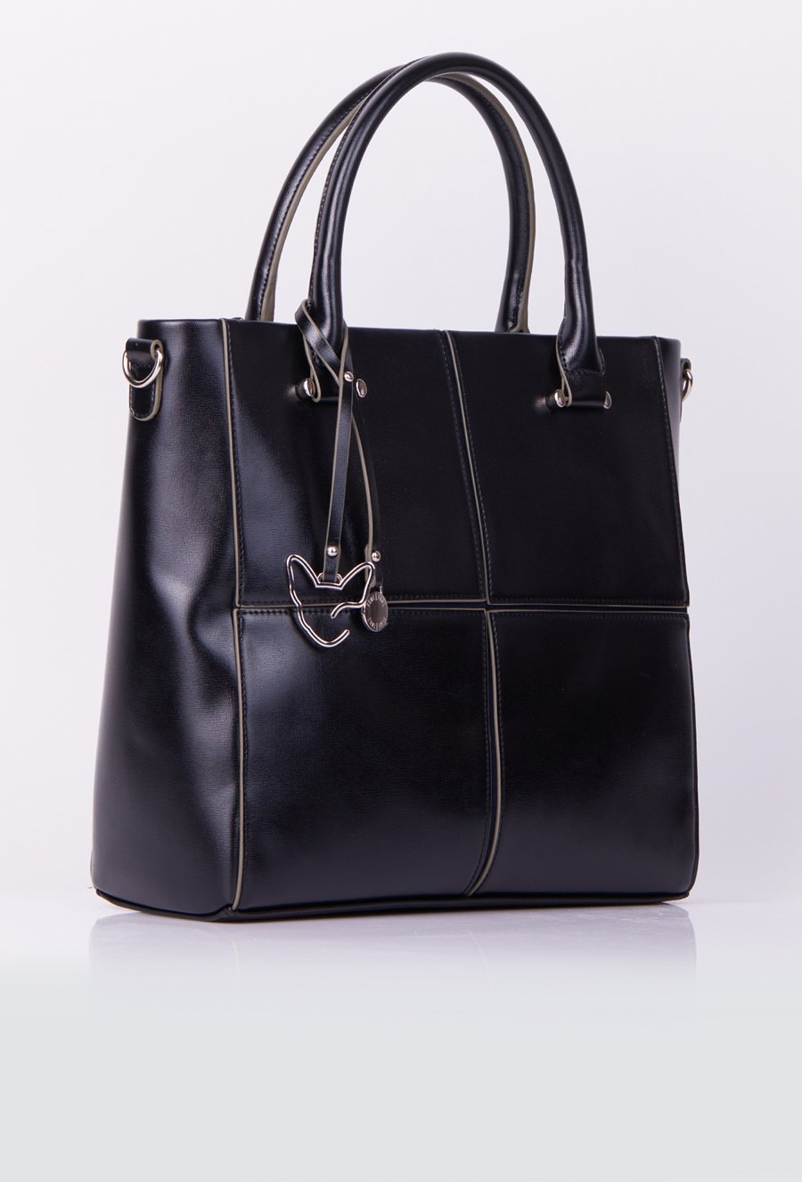 Klasyczna torba z delikatnym wzorem