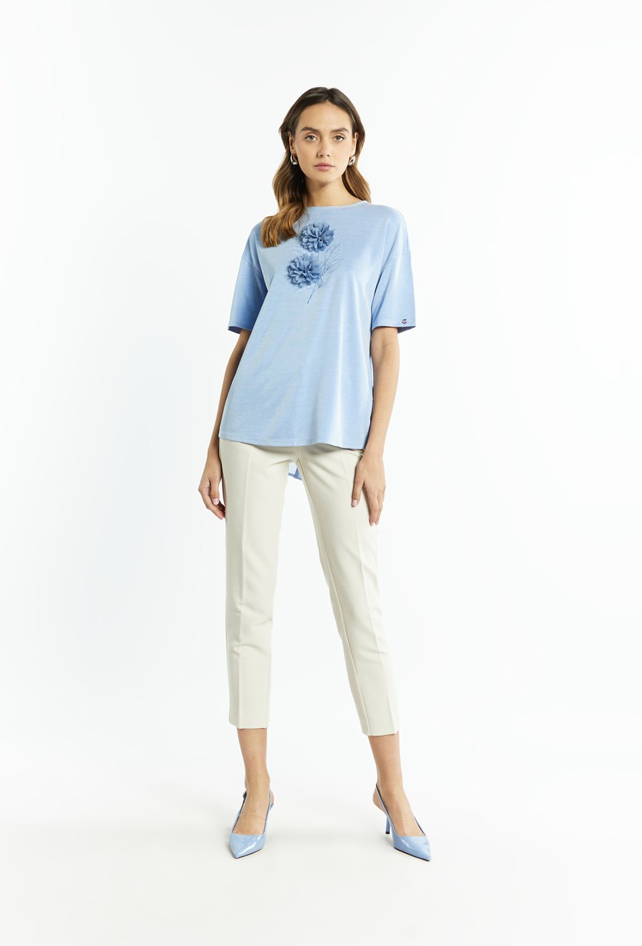 Bluzka damska z ciekawą aplikacją