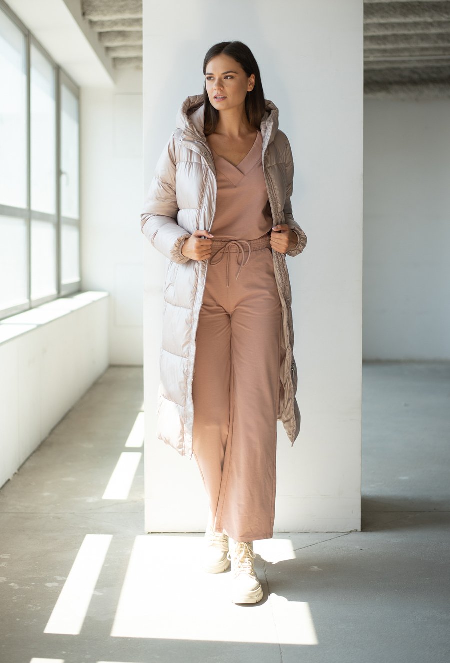 Długa pikowana kurtka z kapturem