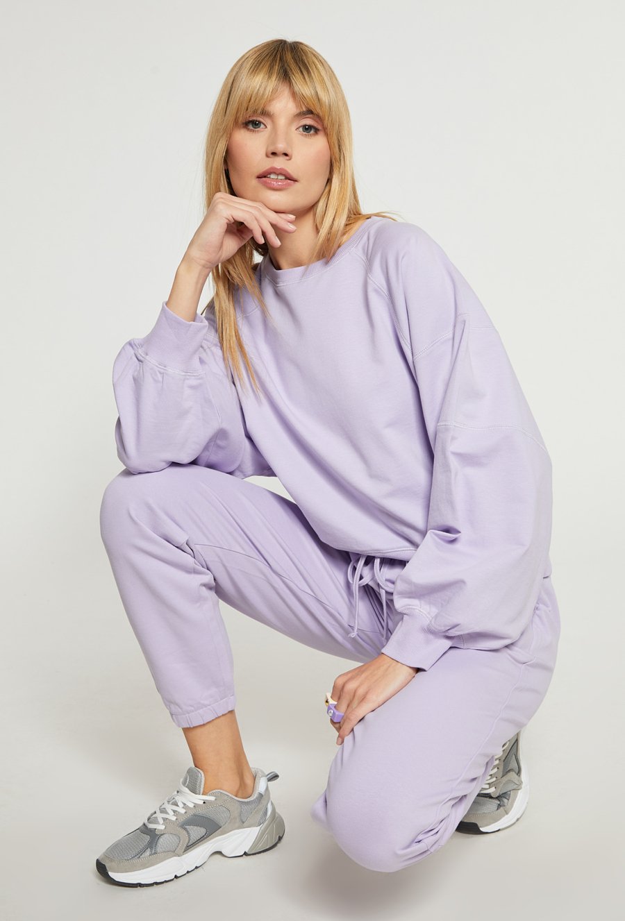 Bluza damska z bufiastymi rękawami