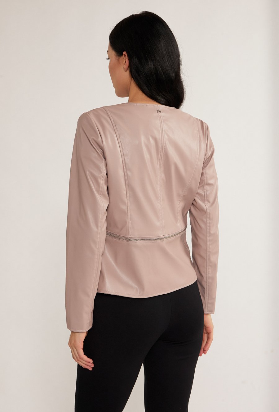 Ramoneska z imitacji sk&oacute;ry