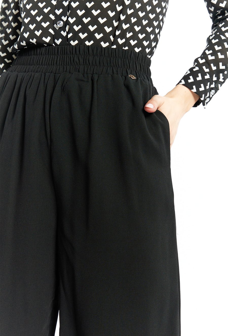 Spodnie z szeroką nogawką