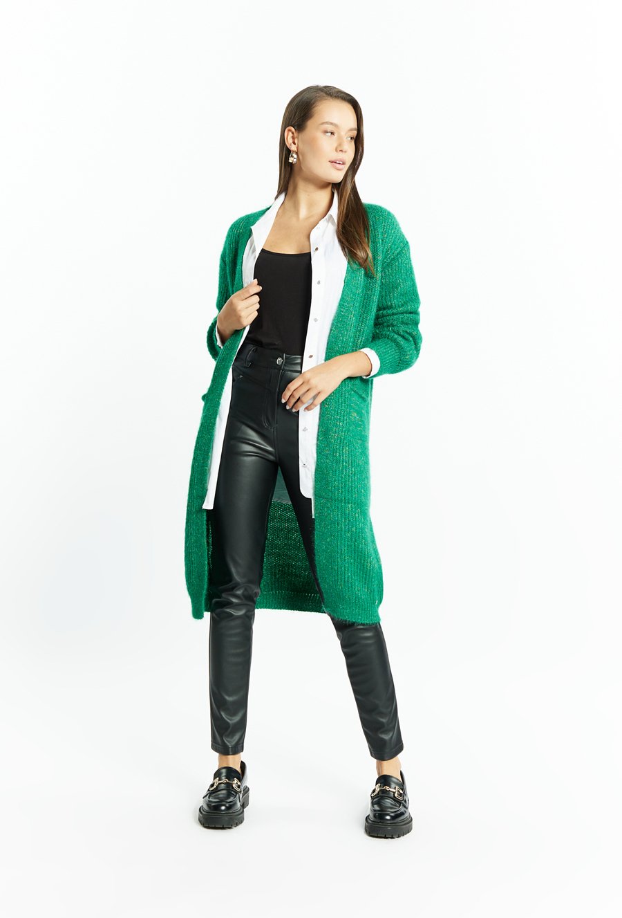 Kardigan damski z kr&oacute;tkim włosiem