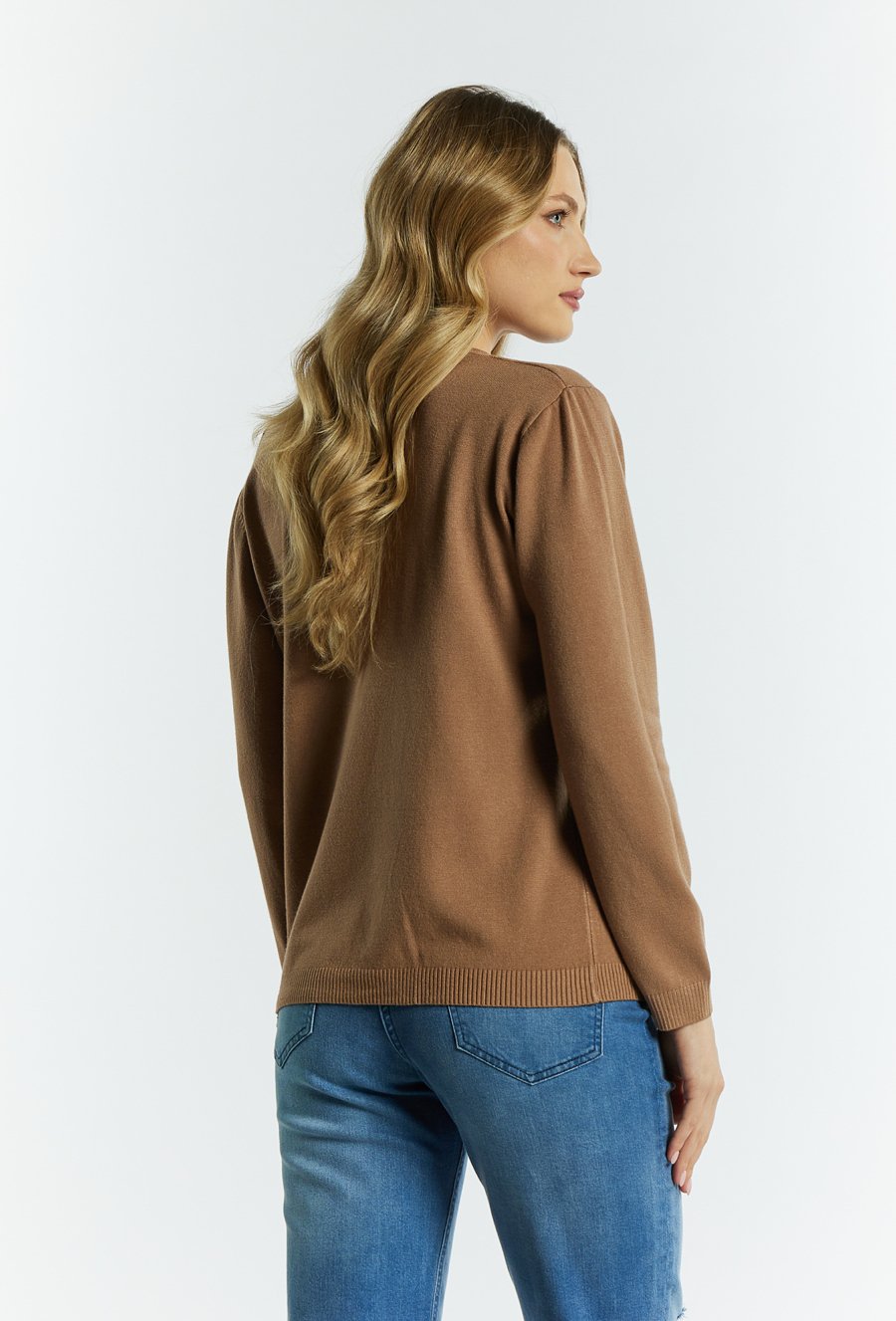 Sweter damski z delikatnym zdobieniem