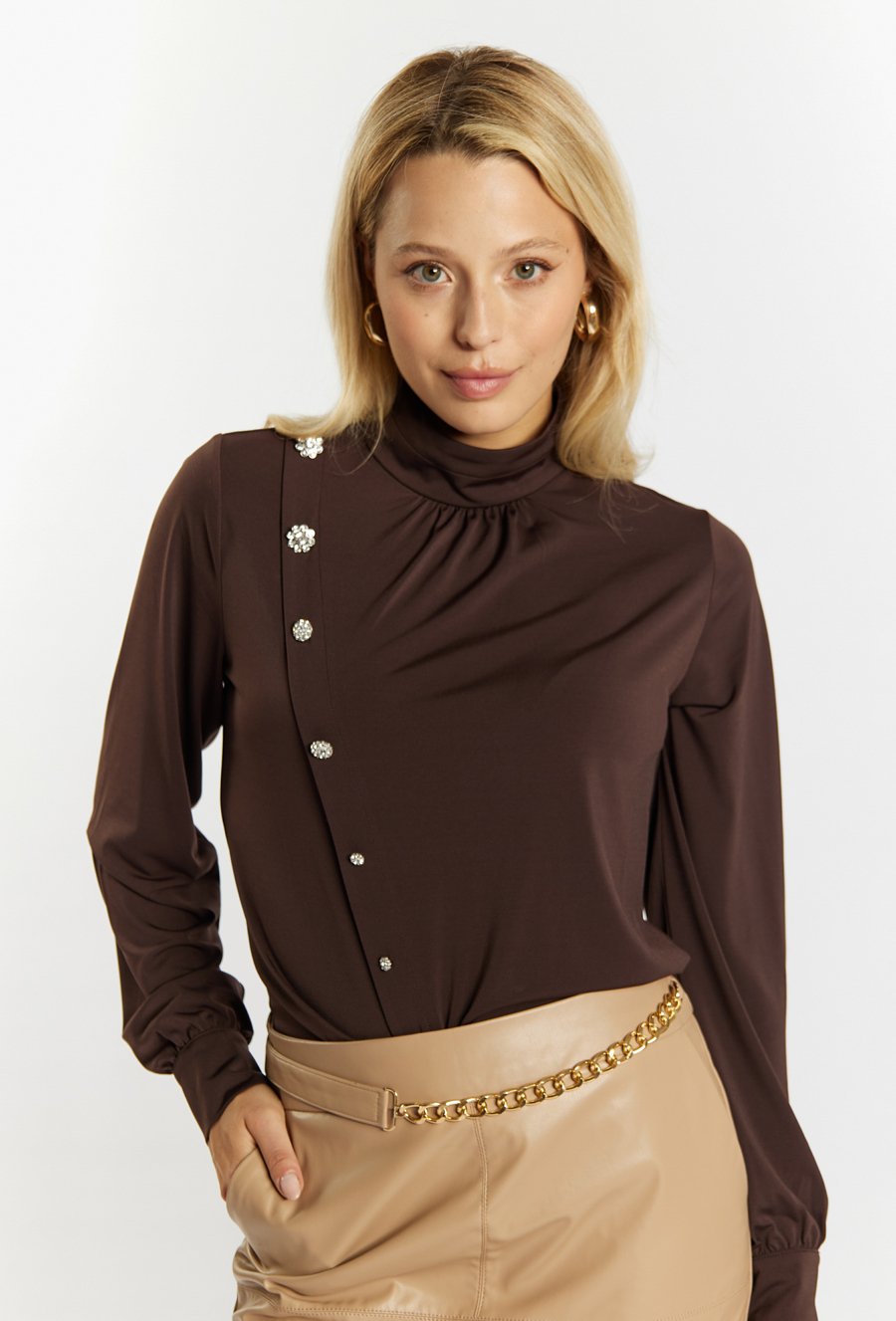 Bluzka ze zdobieniem