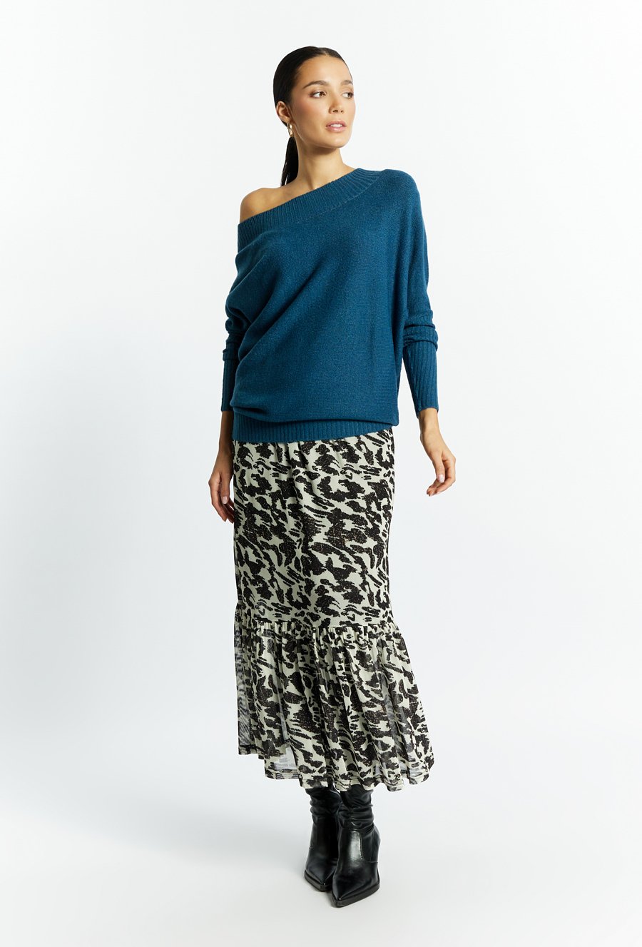 Sweter damski o luźnym kroju