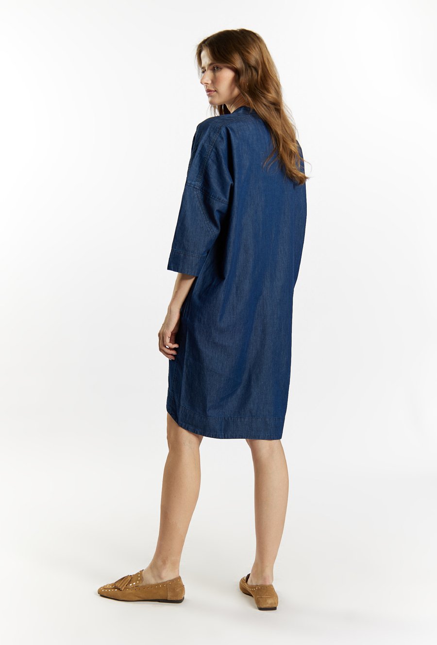 Jeansowa sukienka z kieszeniami