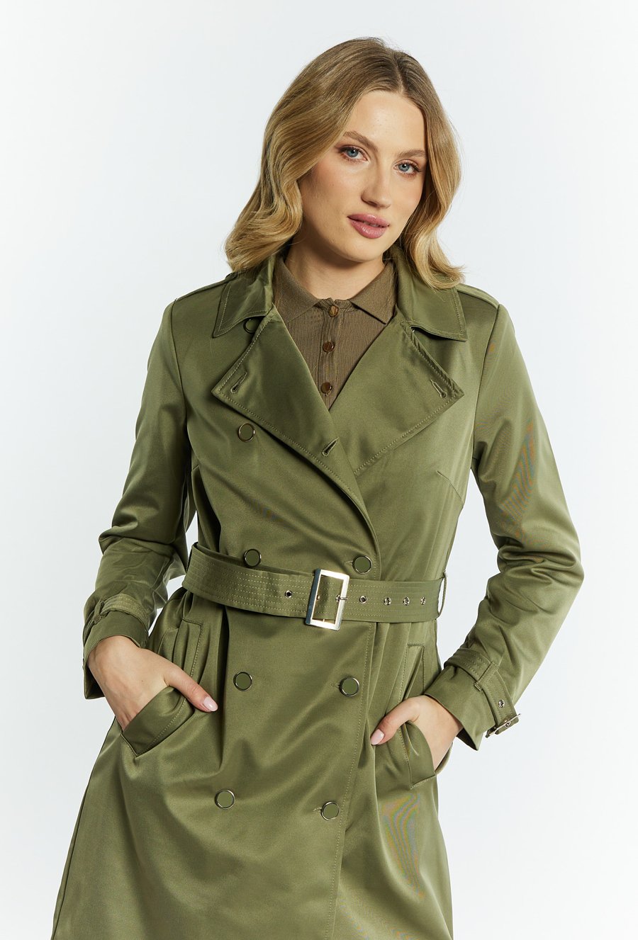 Płaszcz damski z paskiem