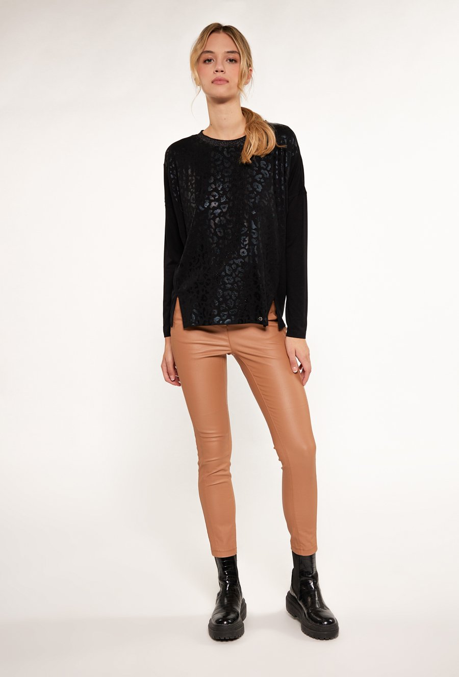 Bluzka z ozdobnym panelem