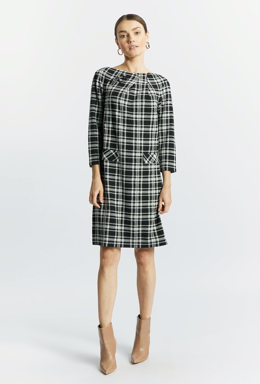 Sukienka damska z agrafką