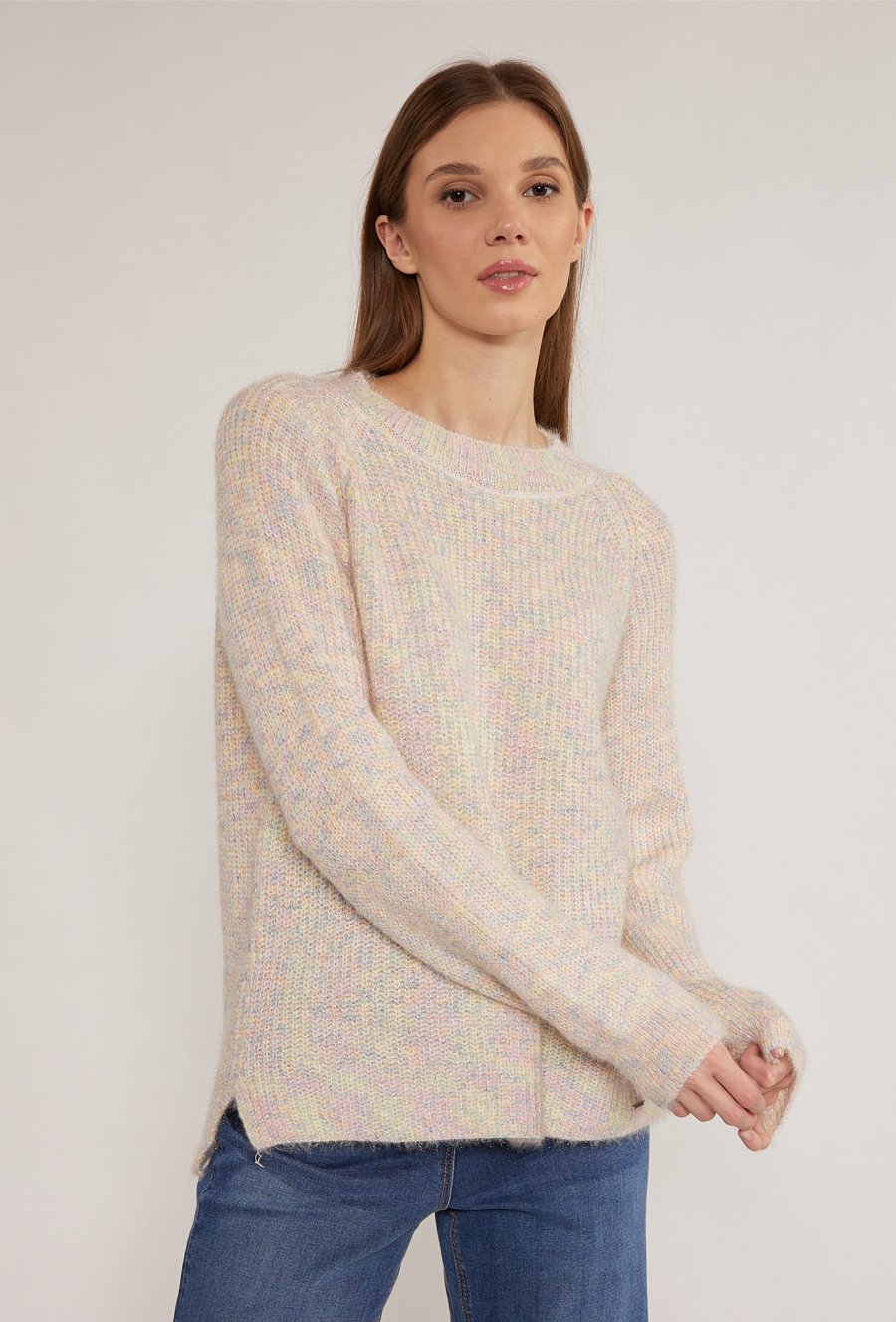 Połyskujący sweter z p&oacute;łgolfem