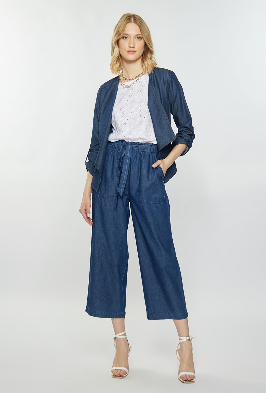 Spodnie damskie z szeroką nogawką