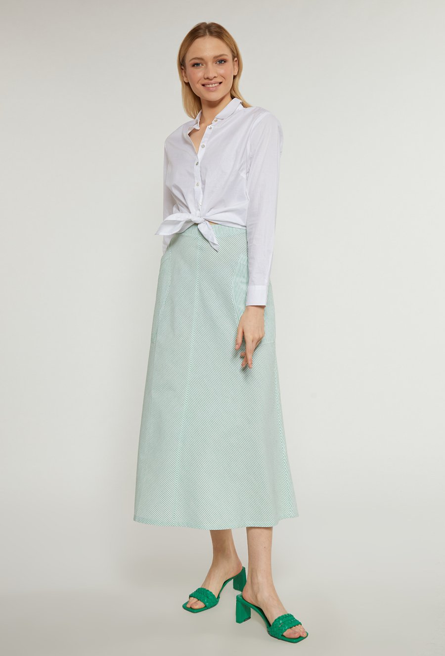 Bawełniana sp&oacute;dnica midi w paski