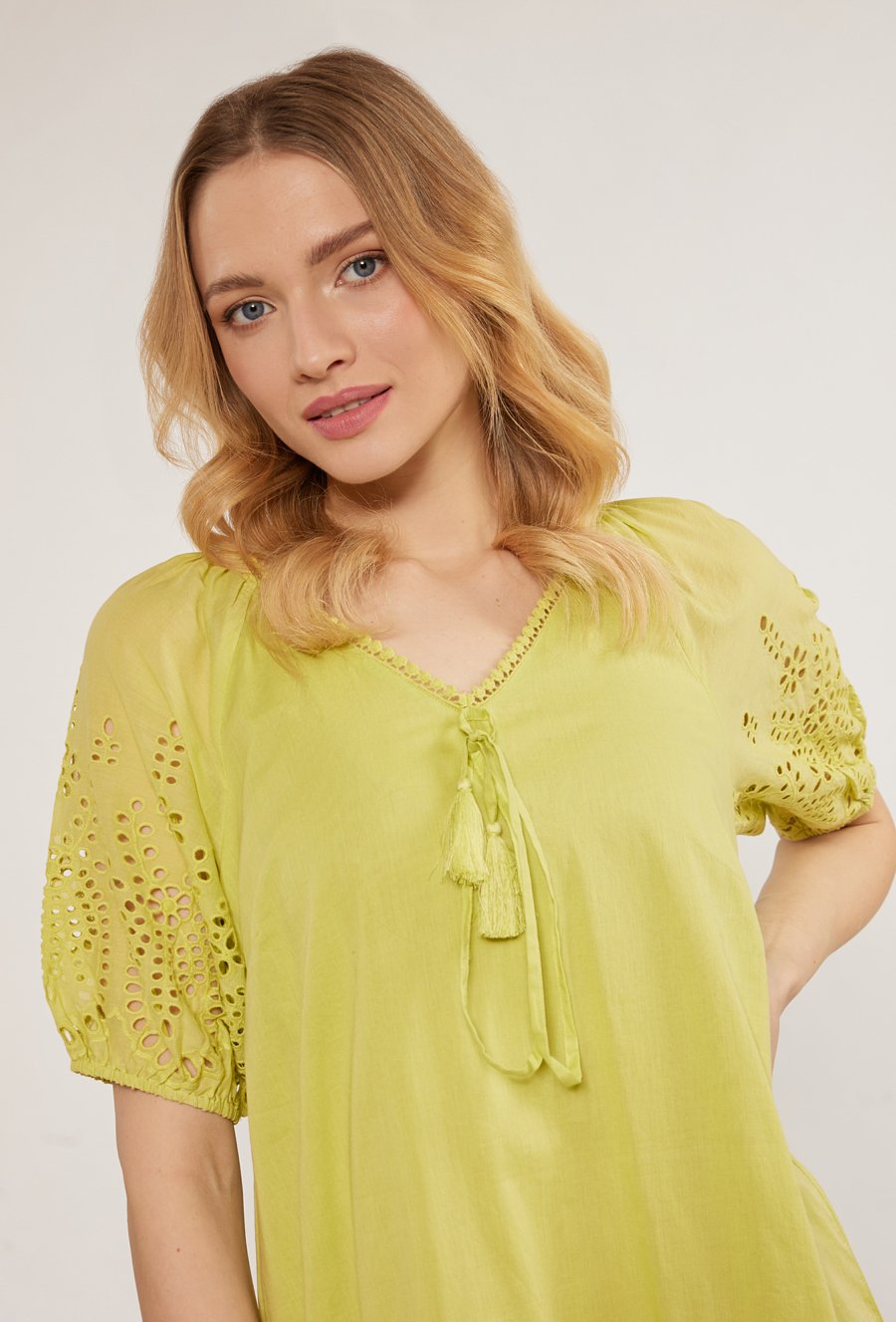 Ażurowa sukienka z bawełny