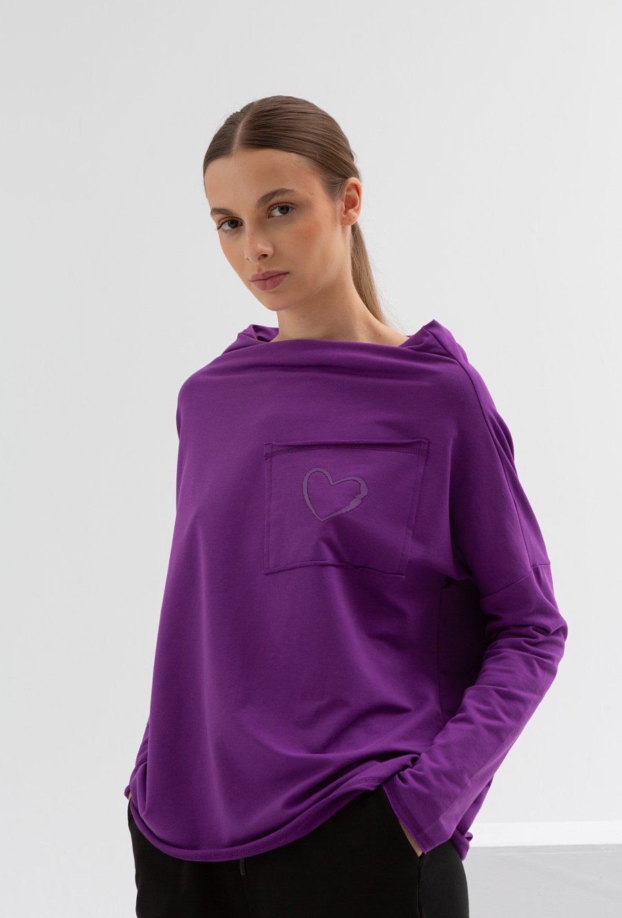Fioletowa bluza z imitacją kieszeni