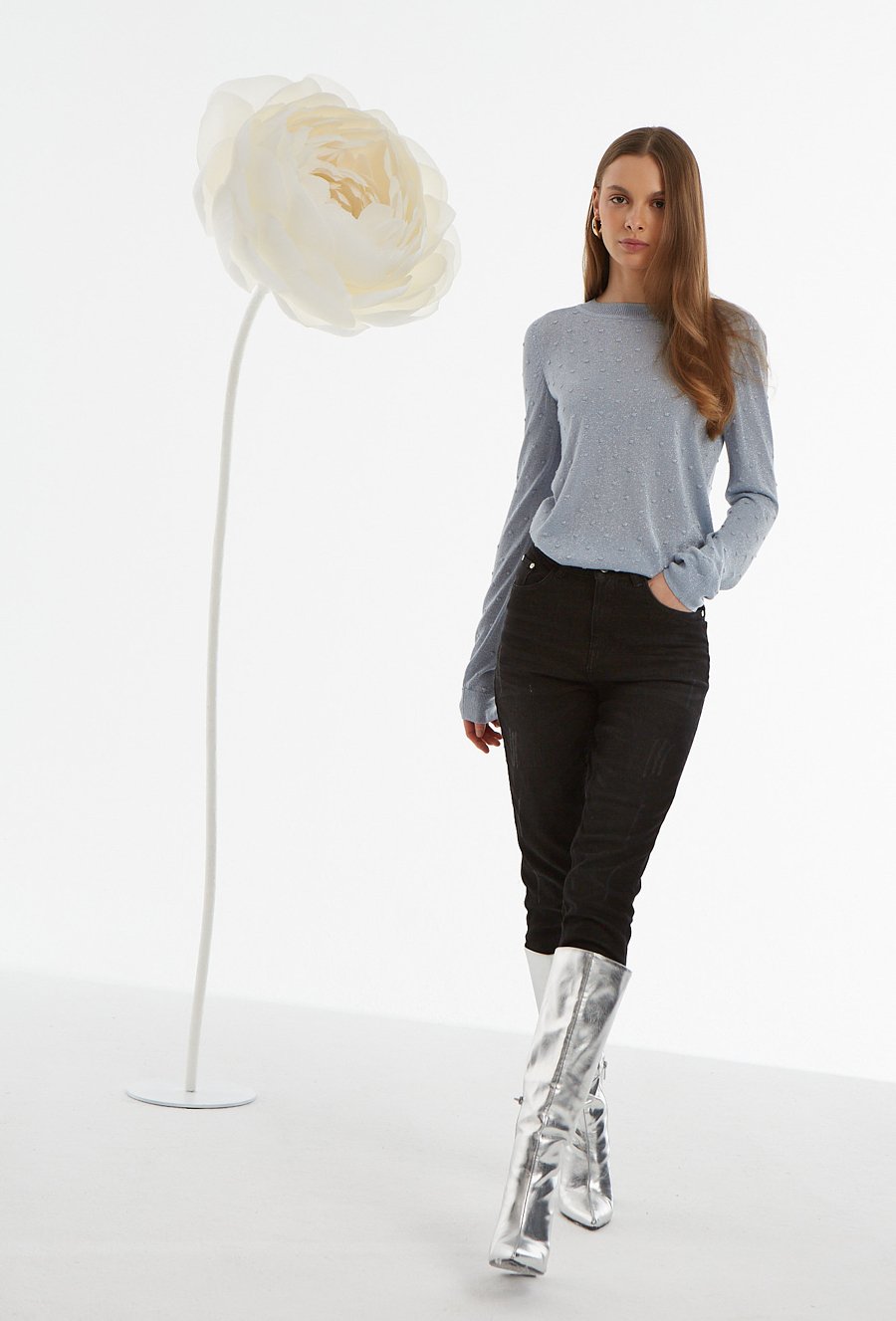 Połyskujący sweter z długim rękawem