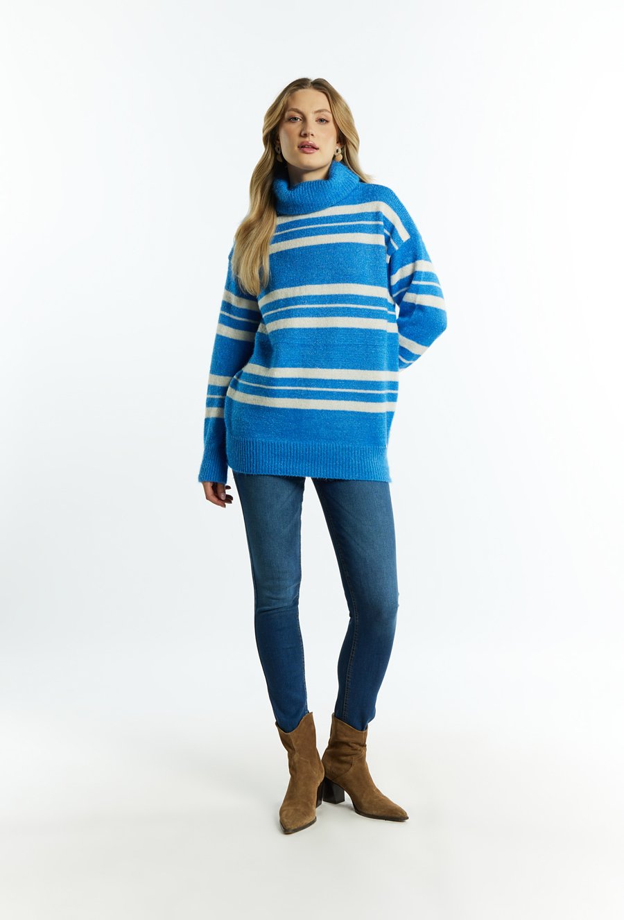 Dłuższy sweter w paski