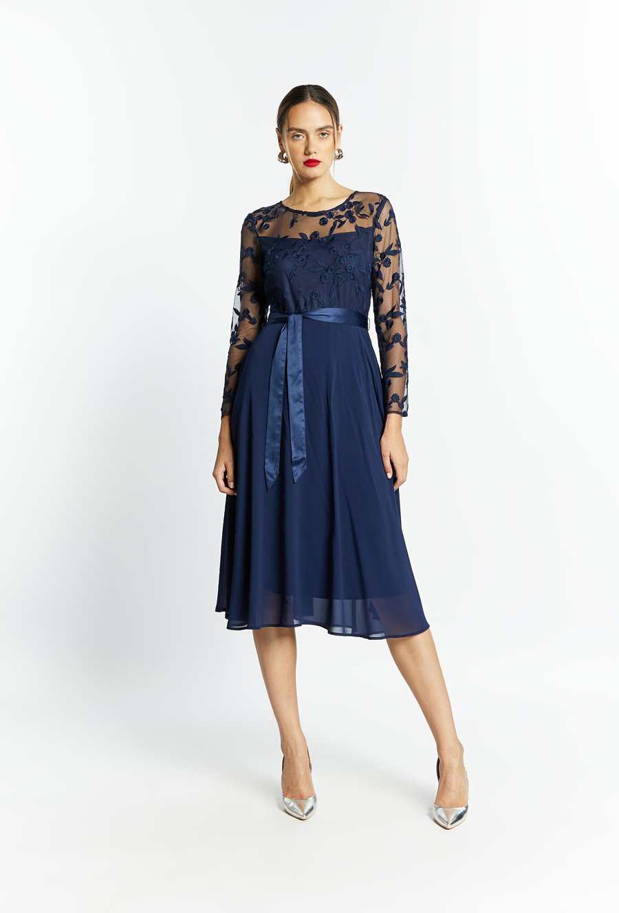 Sukienka o rozkloszowanym kroju