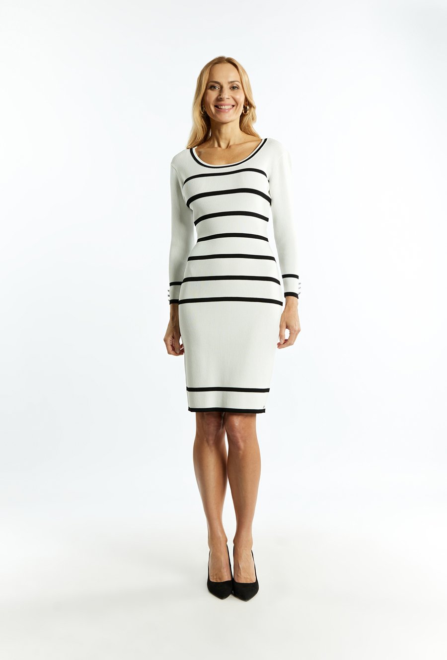 Sukienka prążkowana o dopasowanym fasonie