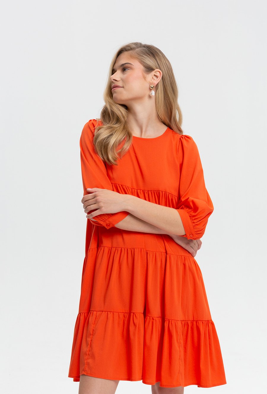 Sukienka mini o swobodnym fasonie