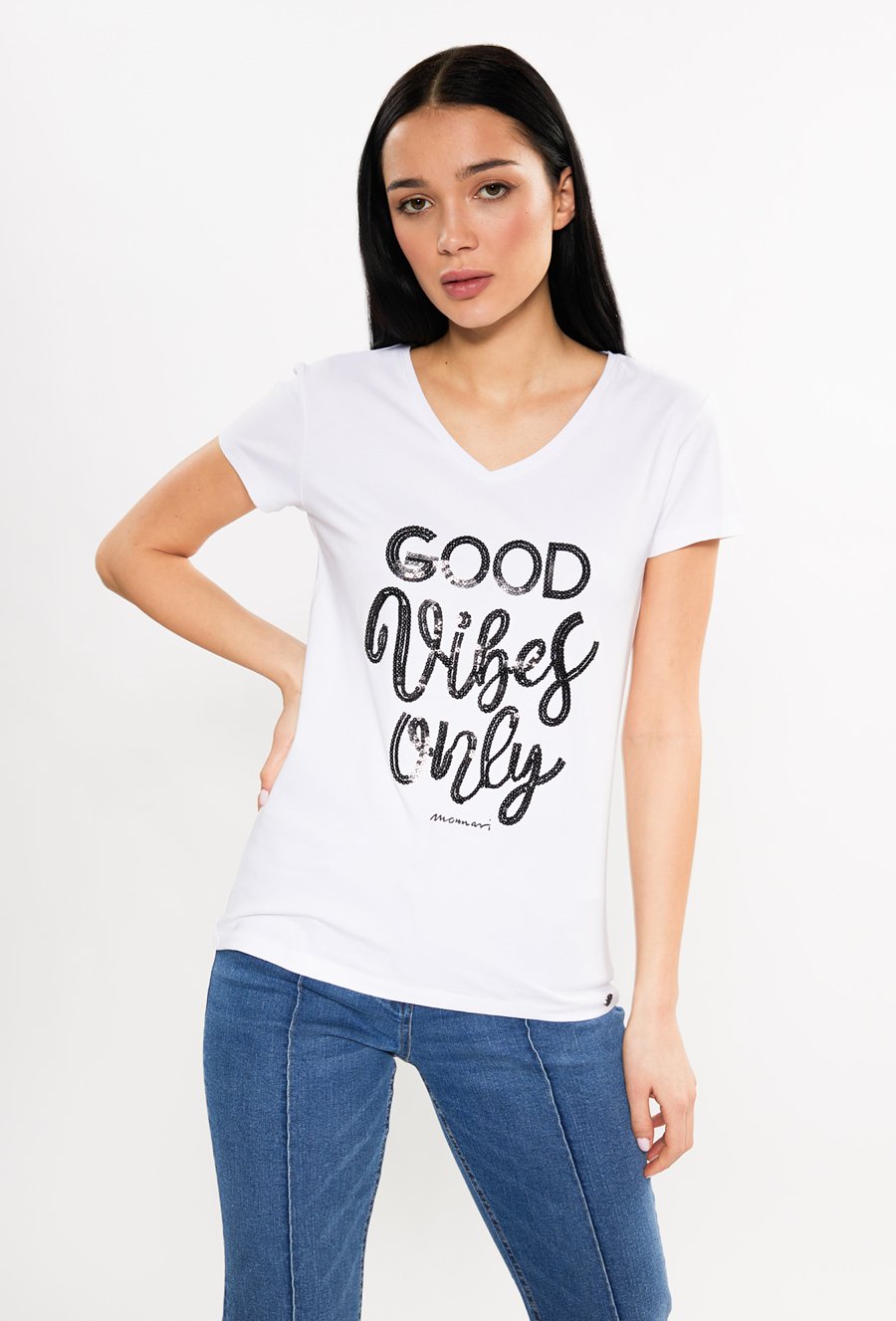 T-shirt z cekinowym napisem