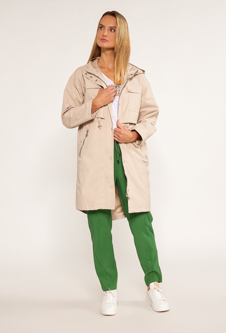 Płaszcz damski ze ściągaczem