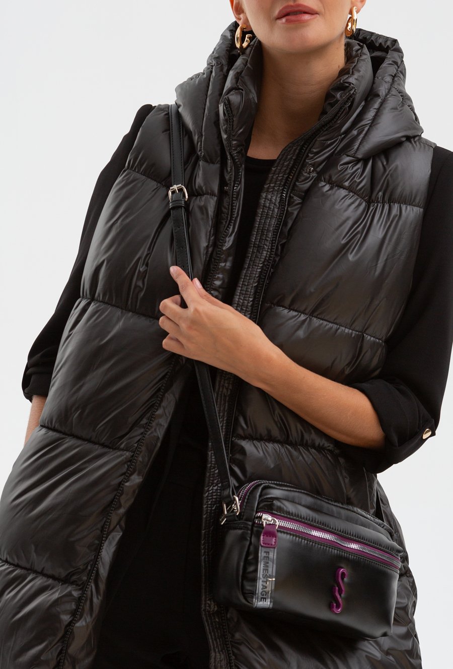 Długa kamizelka w czarnym kolorze