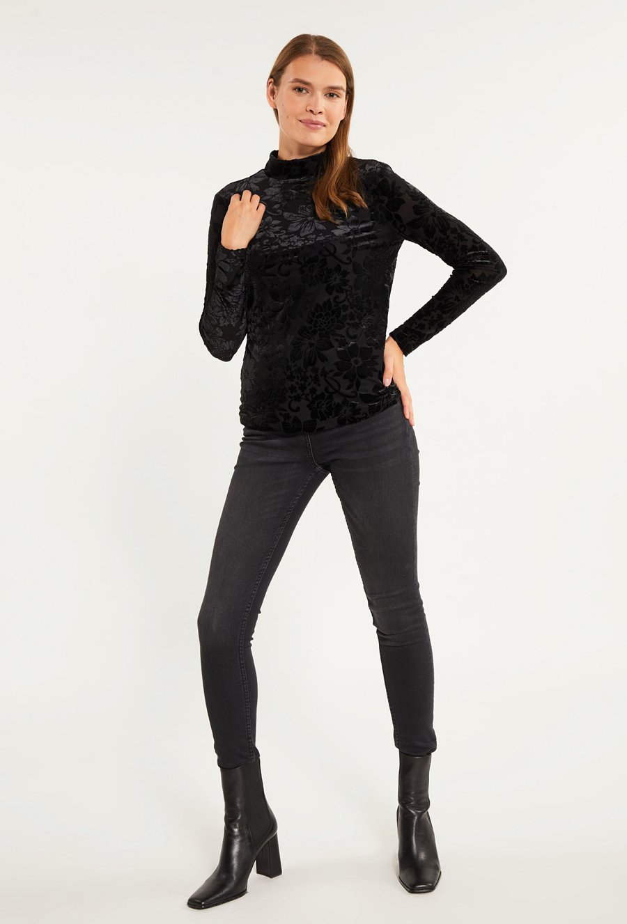 Welurowa wzorzysta bluzka damska