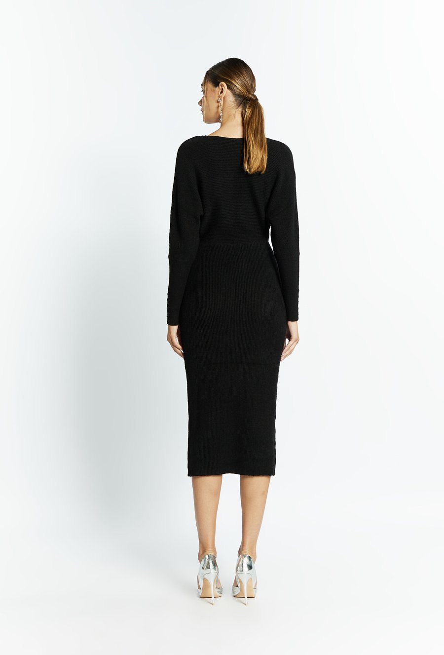 Dopasowana sukienka damska