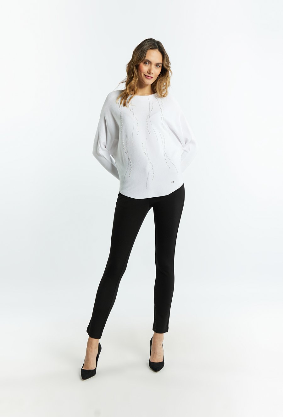 Sweter damski ze zdobieniami