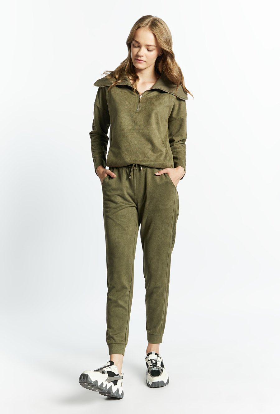 Materiałowe spodnie z imitacji zamszu