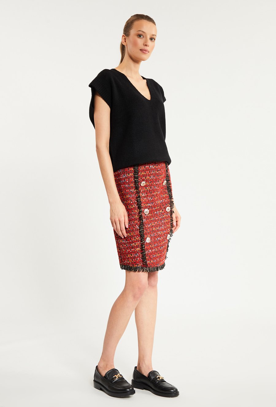 Tweedowa sp&oacute;dnica z biżuteryjnymi guzikami