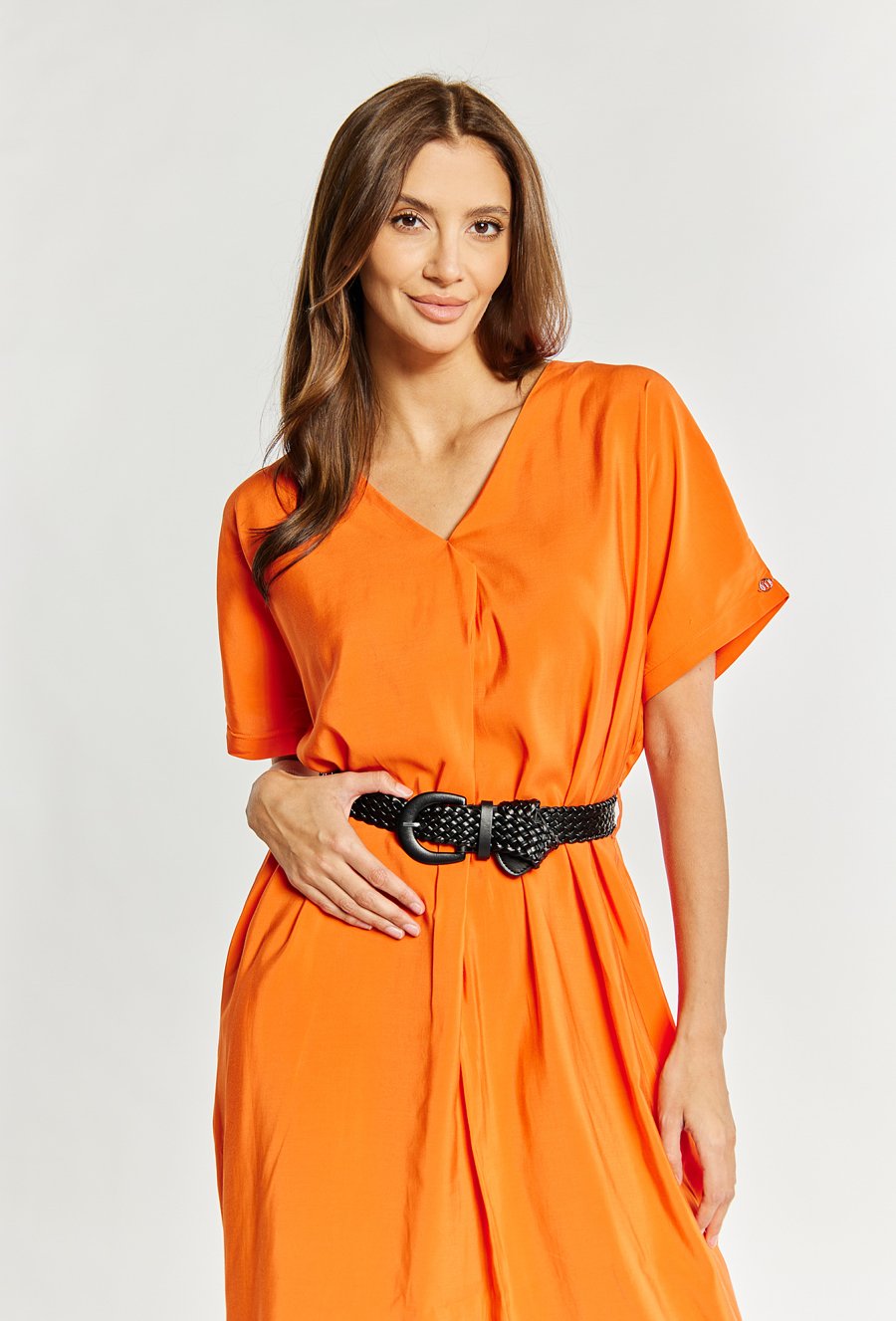 Wiskozowa sukienka z paskiem