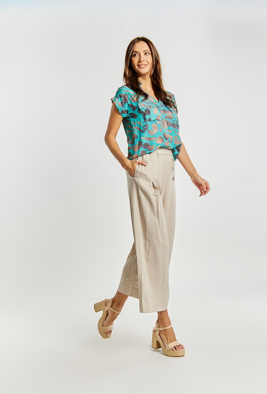 Spodnie damskie z szerokimi nogawkami