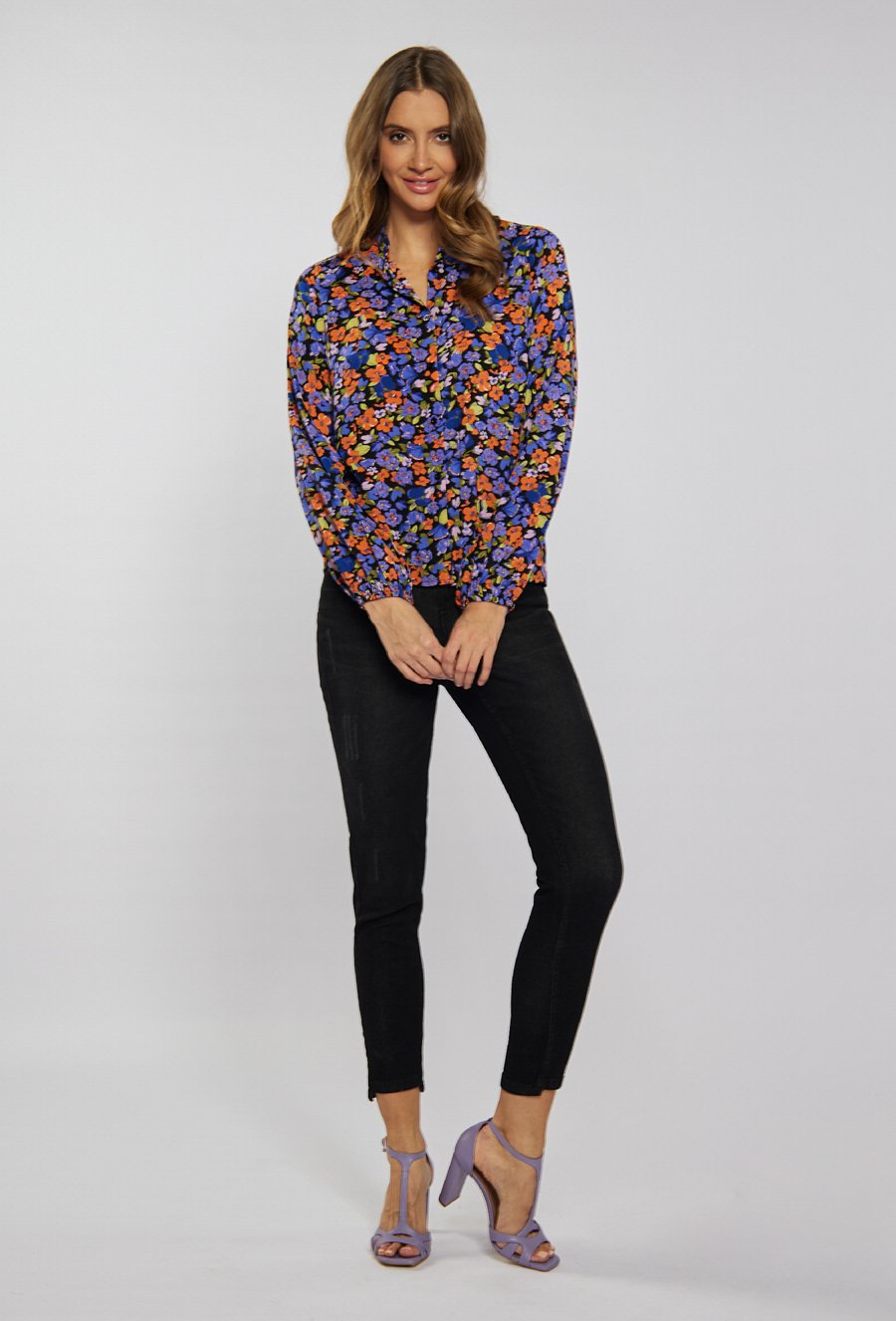 Wzorzysta koszula ze st&oacute;jką