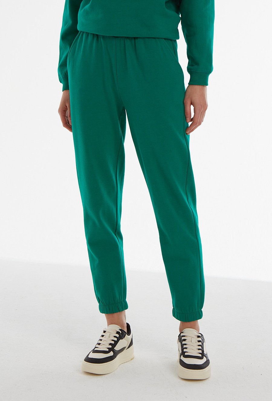 Spodnie z prostą nogawką