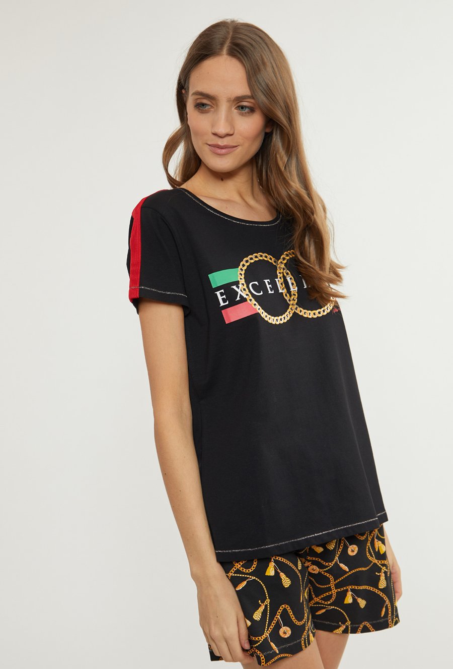 G&oacute;ra od piżamy z napisem