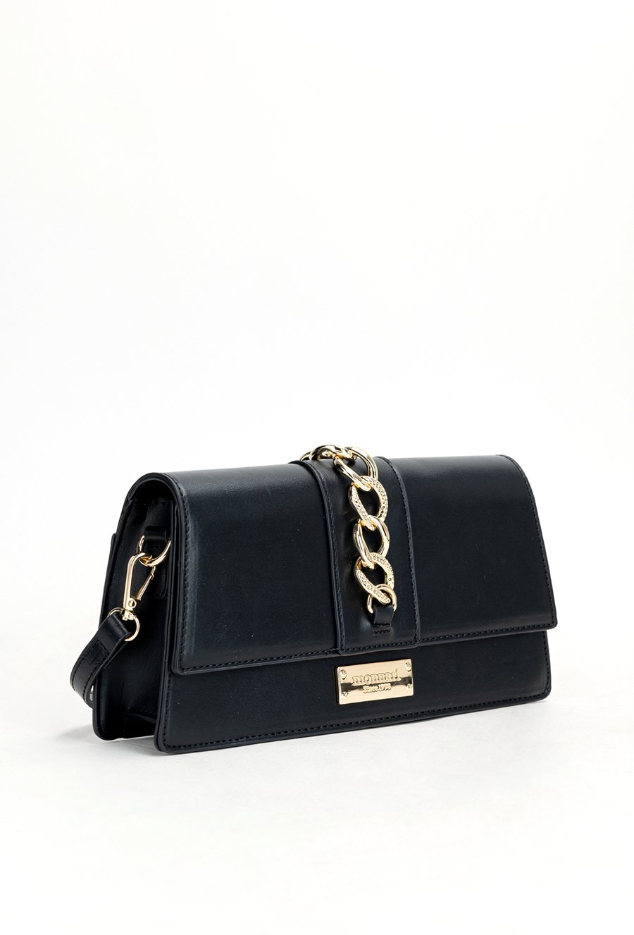 Kuferek z ozdobną aplikacją