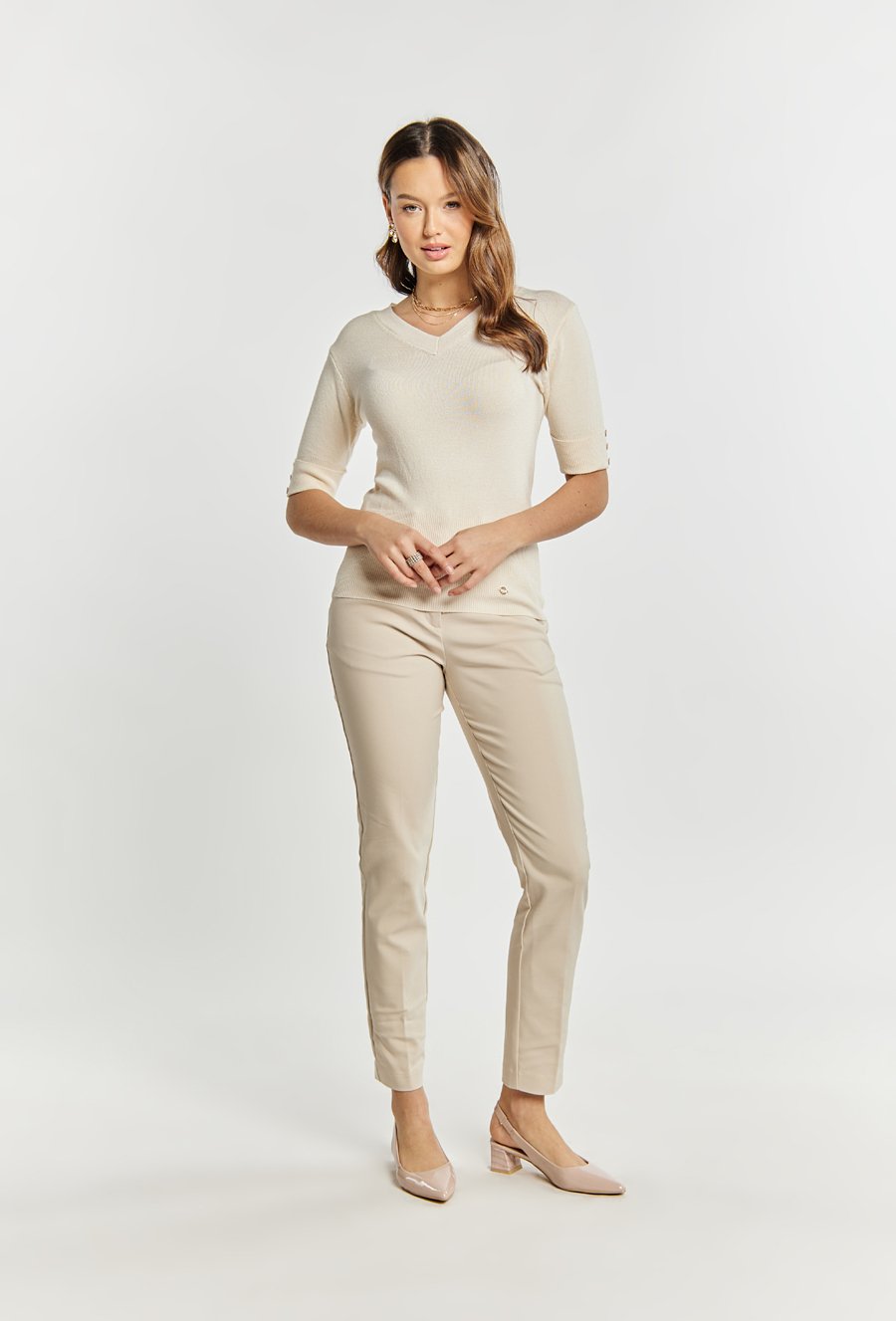 Sweter damski z połyskującym zdobieniem